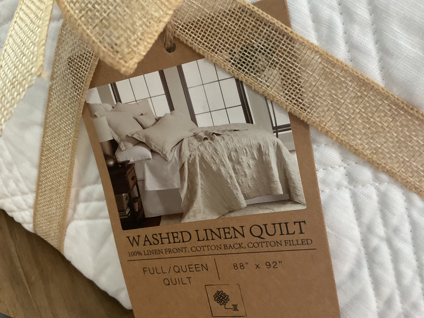 Washed linen quilt, white, full/queen