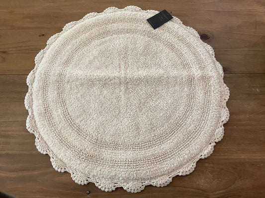 Crochet bath rug, ivory round