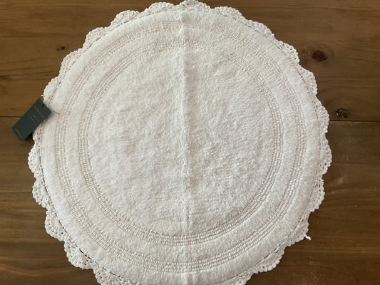 Crochet bath rug, white round