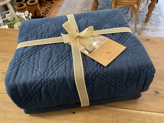 Washed linen quilt, navy, queen